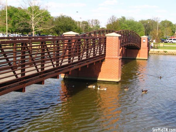 Hendersonville Memorial Park Pedestrian Bridge