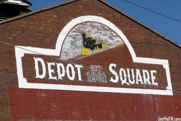 Gallatin: Depot Square