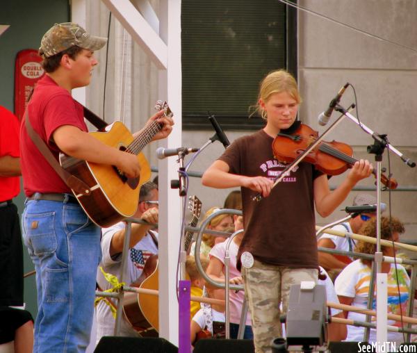 Random young fiddler contestant