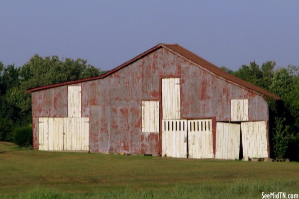 Barn along TN11 near Minor Hill