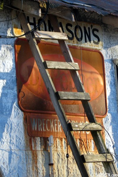 Thomason's &amp; Dr. Pepper sign at Bon Aqua