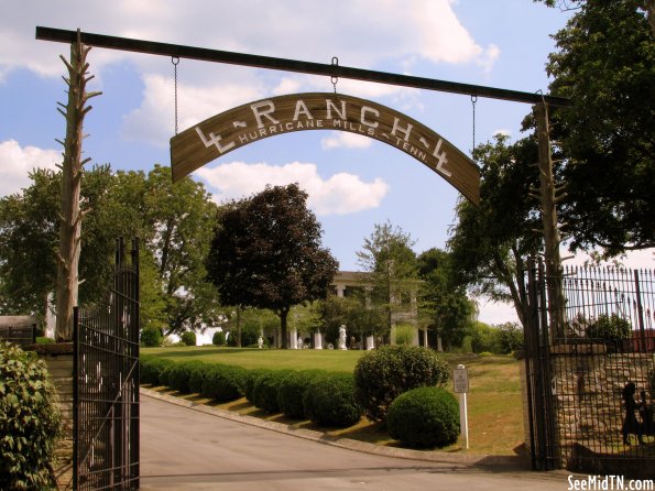 Loretta Lynn Dude Ranch - Mansion Entrance