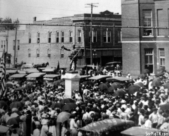 Crockett Statue old photo