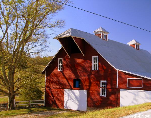 Nice Barn along the highway