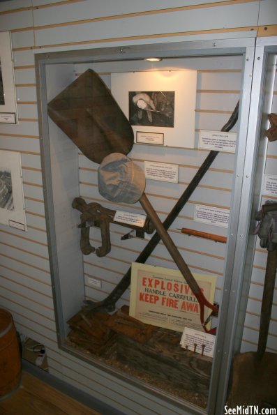 Cookeville Depot Museum: inside the caboose