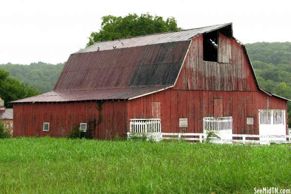 Barn near Readyville