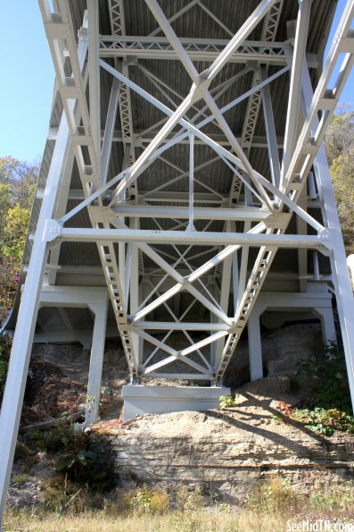 Cordell Hull Bridge - Southern base