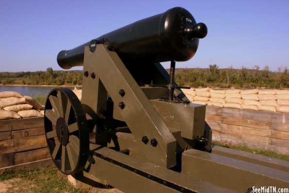 Fort Donelson Cannon