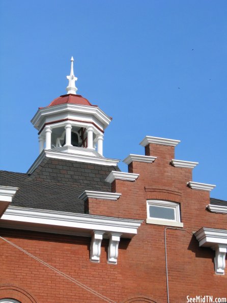 Trousdale Co. Courthouse top detail