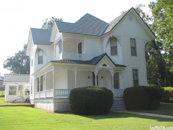 Old House in Viola