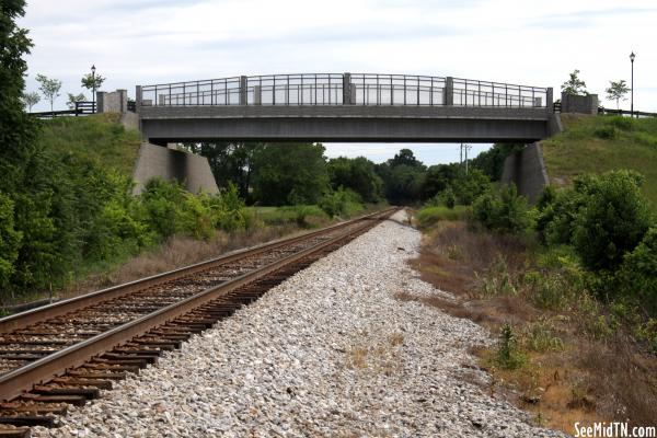 Ravenswood tracks looking south