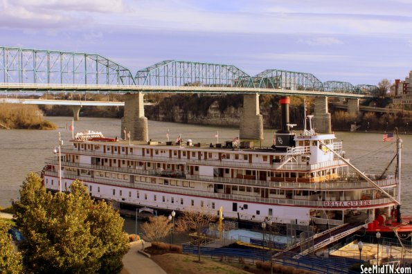 Delta Queen and Walnut Street Bridge