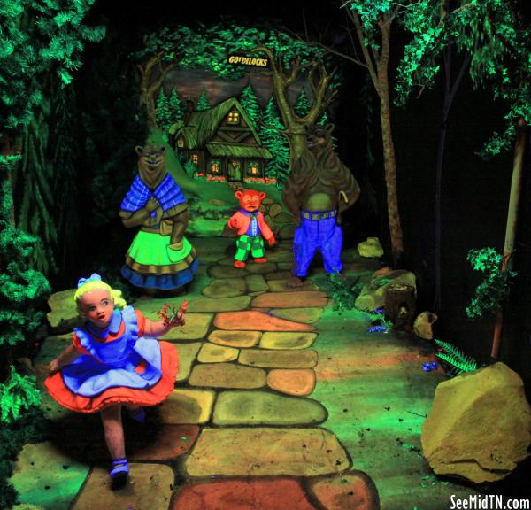 84d: Fairyland Cavern: Goldilocks