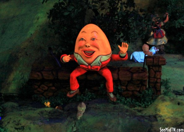 86m: Mother Goose Village: Humpty Dumpty