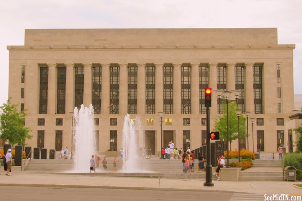 Davidson County Courthouse with summer fountains