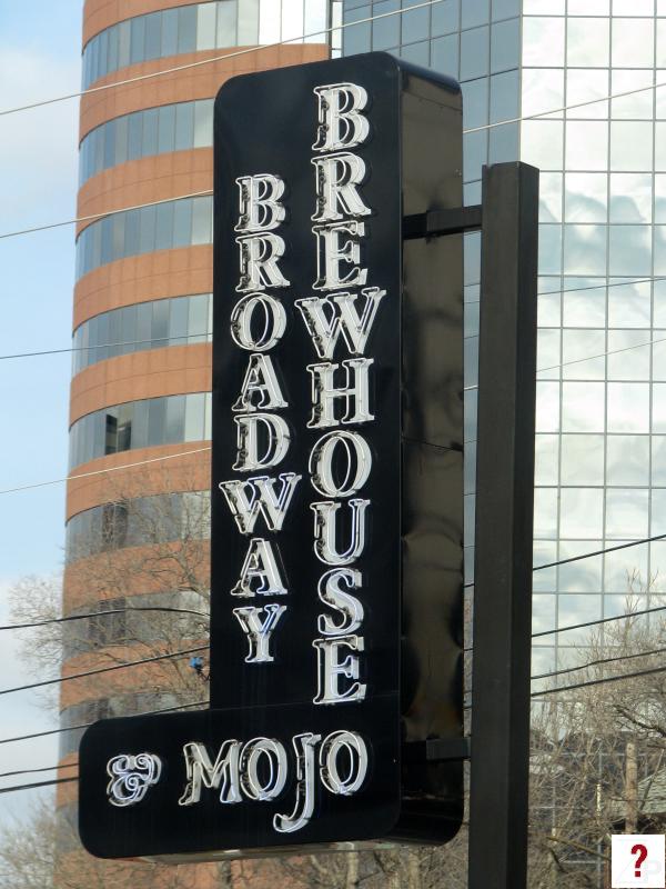 Broadway Brewhouse &amp; Mojo neon sign