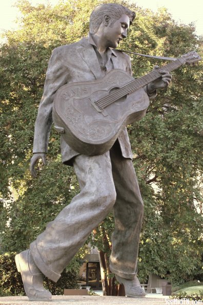 Elvis Statue