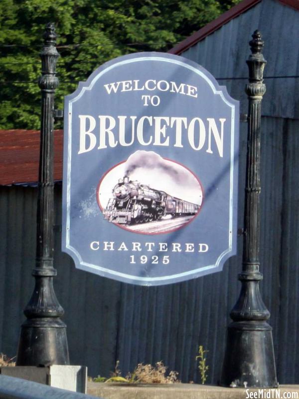 Bruceton Welcome Sign