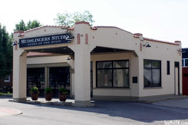 1935 Square Service Station