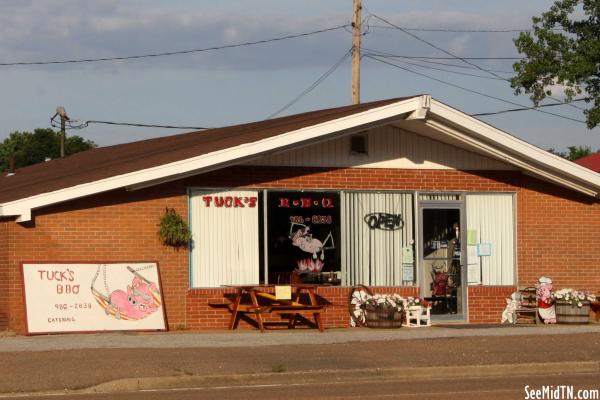 Clarksburg: Tuck's BBQ