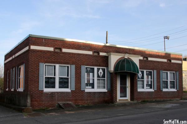 McKenzie: Main St. Building