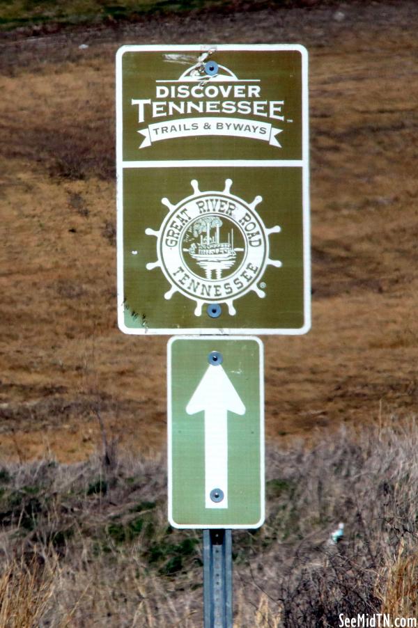Great River Road sign