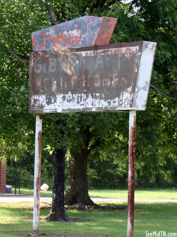 Gibson Apts & Mobile Homes sign