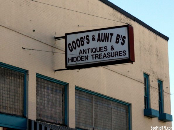 Greenfield: Goob's & Aunt B's Antiques