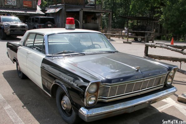 Pickwick Outpost: Ford Galaxie 500 Police Car