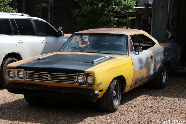 Pickwick Outpost: Car