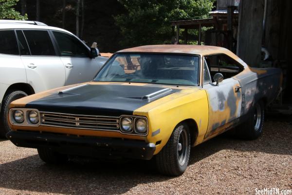 Pickwick Outpost: Car